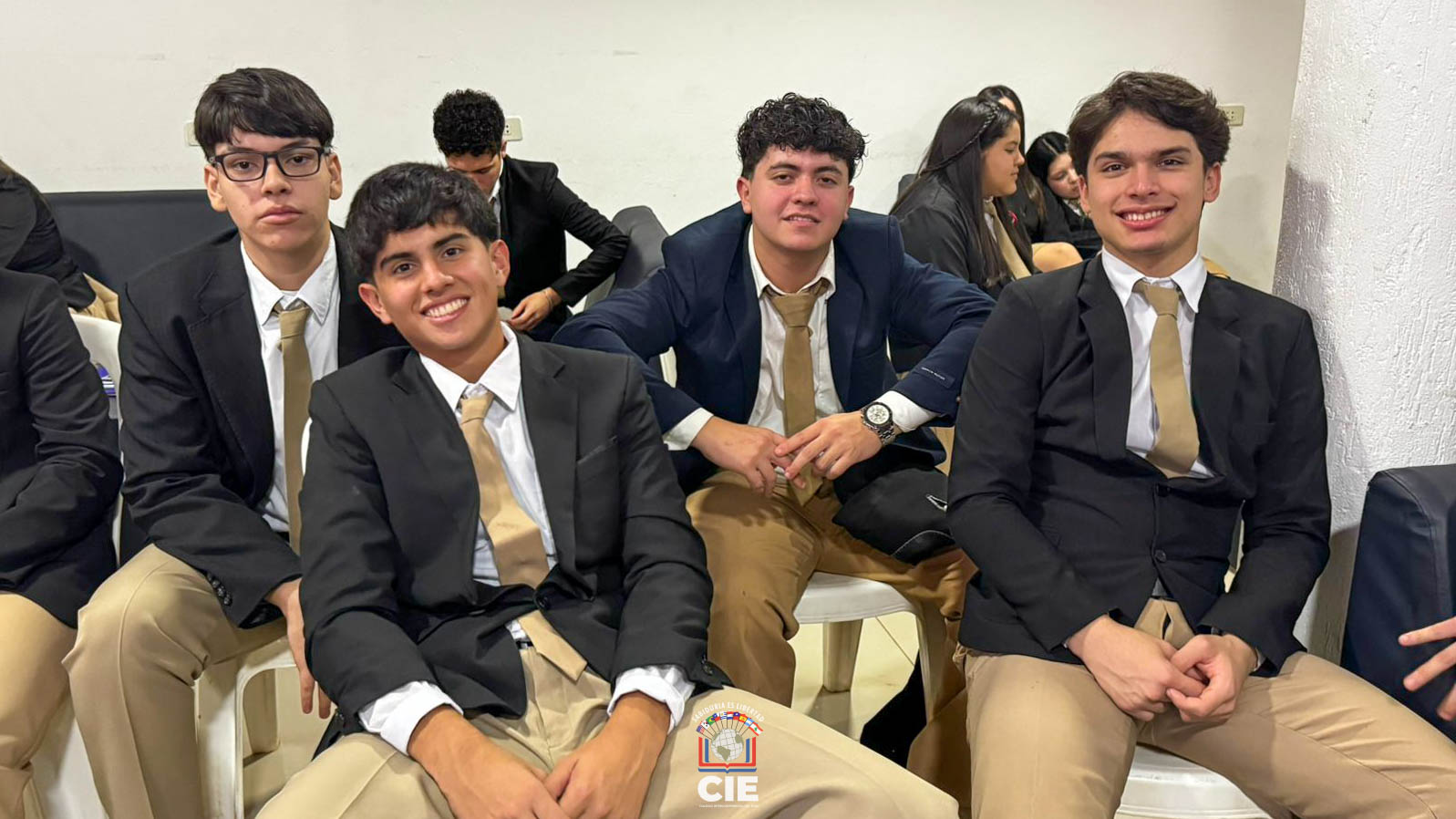 Café Literario ÑE'ẼRY: estudiantes del CIE compartieron una jornada de lectura, escritura y oralidad